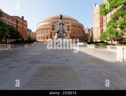 London, Greater London, England, Juli 17 2021: Royal Albert Hall Exterior im Sommer, eine Konzerthalle in South Kensington. Stockfoto