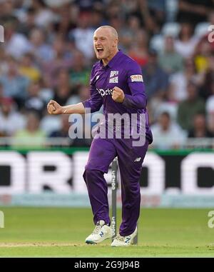 Callum Parkinson von Northern Superchargers feiert die Teilnahme an dem Hundertkampf von Samit Patel von Trent Rockets in Trent Bridge, Nottingham. Bilddatum: Montag, 26. Juli 2021. Stockfoto