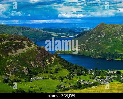 Ullswater & Glenridding vom Fußweg auf Decent von Helvellyn. Lake District, Cumbria Stockfoto