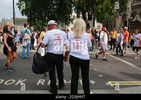 London, Großbritannien. 24. Juli 2021. Freedom Rally - Protest, der ein Ende des Tragens von Masken und Impfpass fordert. Quelle: Waldemar Sikora Stockfoto