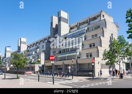 Der Einkaufs- und Apartmentkomplex Brunswick Centre, Marchmont Street, Bloomsbury, London Borough of Camden, Greater London, England, Vereinigtes Königreich Stockfoto