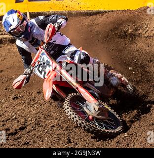 JUL 24 2021 Washougal, WA USA Team Honda HRC Ken Roczen (94) kommt aus Runde 30 während der Lucas Oil Pro Motocross Washougal 450 Meisterschaft im Washougal MX Park Washougal, WA Thurman James/CSM Stockfoto