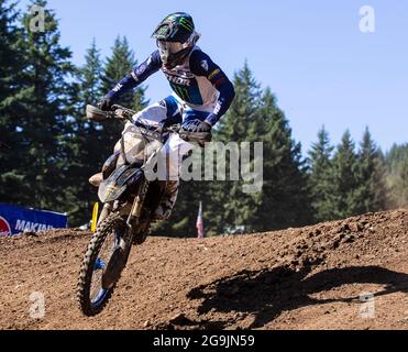 JUL 24 2021 Washougal, WA USA Aaron Plessinger (7) erhält Luft zwischen Abschnitt 30-31 während der Lucas Oil Pro Motocross Washougal 450 Meisterschaft im Washougal MX Park Washougal, WA Thurman James/CSM Stockfoto