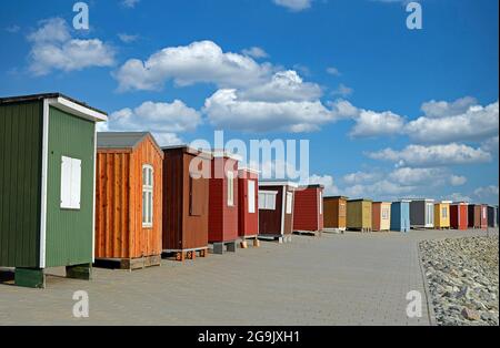 Bunte Badehäuser, Dagebuell, Nordsee, Schleswig-Holstein, Deutschland Stockfoto