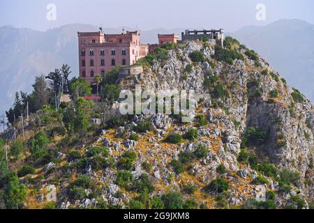 Castello Utveggio auf Monto Pellegrino, Palermo, Sizilien, Italien Stockfoto