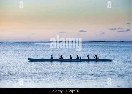 Rudern in der Bucht von Apia, Upolo, Samoa, Südsee Abend Stockfoto