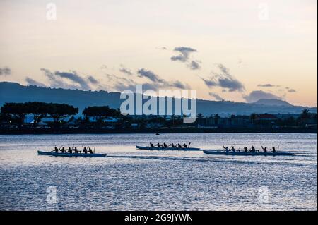 Rudern in der Bucht von Apia, Upolo, Samoa, Südsee Abend Stockfoto