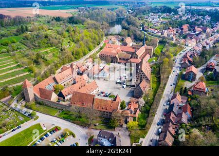 Luftaufnahme des UNESCO-Weltkulturerbes Kloster Maulbronn, Baden Württemberg, Deutschland Stockfoto