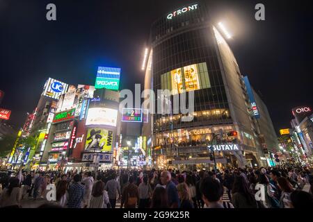 Shibuya Crossing verkehrsreichste Straßenkreuzung der Welt, Tokio, Japan Stockfoto