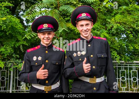 Junge Soldaten im Misky Sad Park, Kiew oder Kiew Hauptstadt der Ukraine Stockfoto