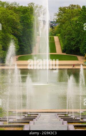 Brunnen und Wasserwege in den historischen Gärten von Sceaux, Frankreich Stockfoto