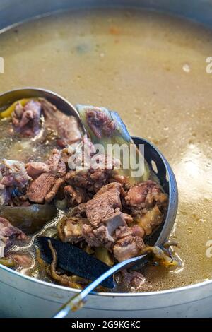 Ein köstliches chinesisches Gericht, alte Entenschildkröten-Suppe, kantonesische Suppe Stockfoto