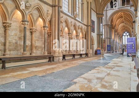 Der Nordgang der mittelalterlichen Kathedrale in Lincoln, England. Stockfoto