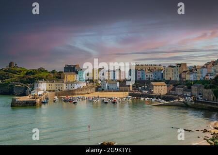 Tenby Pembrokeshire wales Sonnenuntergang über der Stadt Stockfoto