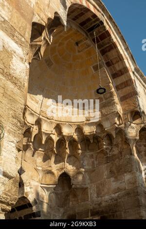 Mamluk-Medaillon-Ornament am gewölbten Eingangsportal des Cotton Merchants’ Gate - Bab al-Qattanin auf der westlichen Seite des Tempelbergs, bekannt als das Edle Heiligtum und für Muslime als Haram esh-Sharif in der Altstadt von Ost-Jerusalem Israel Stockfoto