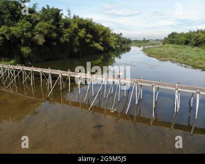 Schöne Bambusbrücke in Quang Ngai Stadt Zentralvietnam Stockfoto