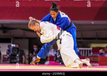 Tokio, Japan. Juli 2021. TOKIO, JAPAN - 27. JULI: Ketleyn Quadros aus Brasilien und Juul Franssen aus den Niederlanden treten während der Olympischen Spiele in Tokio 2020 im Nippon Budokan am 27. Juli 2021 im Nippon Budokan in Tokio (Foto von Yannick Verhoeven/Orange Picics) NOCNSF Credit: Orange Pics BV/Alamy Live News Stockfoto