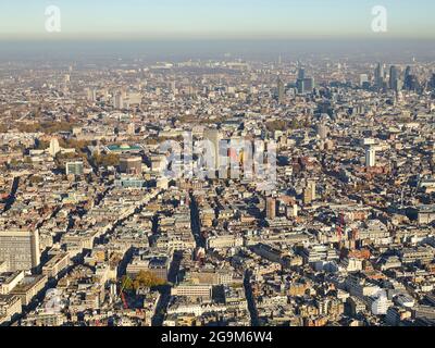 Eine Luftaufnahme des Zentrums von London aus dem Westen, Großbritannien Stockfoto