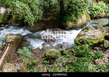 bleck Fluss dopo Wasserfall aus Marmor in terni Stockfoto