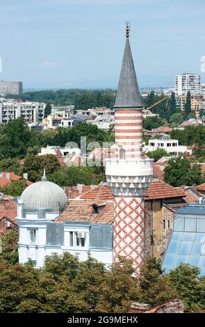 Das Minarett der Djoumaia-Moschee in Plovdiv (Bulgarien); diese Moschee ist eine der ältesten auf dem Balkan Stockfoto