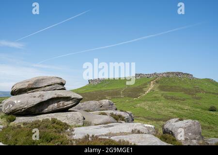 Blick auf das Higger Tor von Carl Wark, im Dark Peak, Peak District National Park, Derbyshire, Großbritannien. Stockfoto