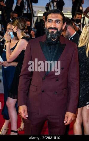 Der türkisch-deutsche Schauspieler Numan Acar wurde am 10. Juli 2021 bei den 74. Filmfestspielen von Cannes in Cannes, Frankreich, gesehen. Foto von Ammar Abd Rabbo/ABACAPRESS.COM Stockfoto