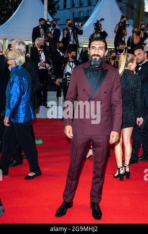 Der türkisch-deutsche Schauspieler Numan Acar wurde am 10. Juli 2021 bei den 74. Filmfestspielen von Cannes in Cannes, Frankreich, gesehen. Foto von Ammar Abd Rabbo/ABACAPRESS.COM Stockfoto