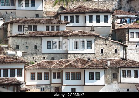 fenster in Berat - Albanien - auch Stadt der tausend Fenster genannt Stockfoto