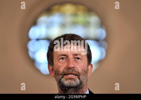 Dario Franceschini Minister für Kultur, während der Einweihung der Kirche von San Gennaro, im Inneren des Real Bosco di Capodimonte (NA). Stockfoto