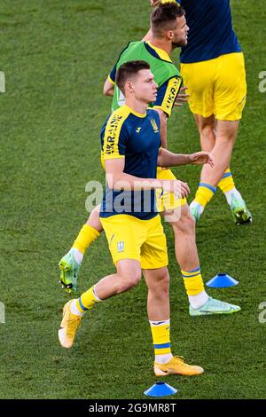 Rom, Italien - 03. Juli: Mykola Matviyenko aus der Ukraine macht sich während des UEFA Euro 2020 Championship Quarter-Final-Spiels zwischen der Ukraine und England warm Stockfoto