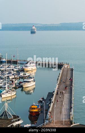 Blick auf den Princess Pier in Torquay, Devon, England Stockfoto