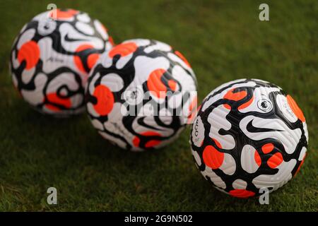 Nike Strike Aerowsculpt 2021/22 Offizieller Premier League-Spielball - Colchester United gegen Tottenham Hotspur, Pre-Season Friendly, JobServe Community Stadium, Colchester, Großbritannien - 21. Juli 2021 Stockfoto