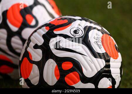 Nike Strike Aerowsculpt 2021/22 Offizieller Premier League-Spielball - Colchester United gegen Tottenham Hotspur, Pre-Season Friendly, JobServe Community Stadium, Colchester, Großbritannien - 21. Juli 2021 Stockfoto