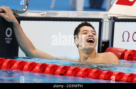 TOKIO, 27. Juli 2021 (Xinhua) -- Ho Ian Yentou aus dem chinesischen Hongkong reagiert nach den Vorläufen der 100-m-Freistil-Schwimmen-Männer bei den Olympischen Spielen 2020 in Tokio, Japan, 27. Juli 2021. (Xinhua/Ding Xu) Stockfoto