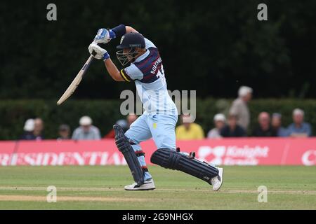 RADLETT, GROSSBRITANNIEN. 27. JULI Scott Borthwick von Durham Fledermäuse während des Royal London One Day Cup Spiel zwischen Middlesex County Cricket Club und Durham County Cricket Club in Cobden Hill, Radlett am Dienstag 27. Juli 2021. (Kredit: Will Matthews | MI News) Kredit: MI News & Sport /Alamy Live News Stockfoto