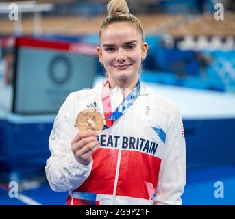 Arlake Gymnastik Center, Tokio, Japan. Juli 2021. Frauen Team Artistic Gymnastics, Tag 4 der Olympischen Sommerspiele 2020 in Tokio; Porträt von Amelie Morgan mit Bronzemedaille Credit: Action Plus Sports/Alamy Live News Stockfoto