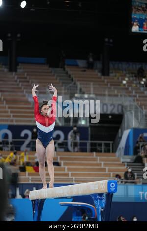 Arlake Gymnastik Center, Tokio, Japan. Juli 2021. Womens Team Artistic Gymnastics Finale, Tag 4 der Olympischen Sommerspiele 2020 in Tokio; Sunisa Lee vom Team United States am Balken Credit: Action Plus Sports/Alamy Live News Stockfoto