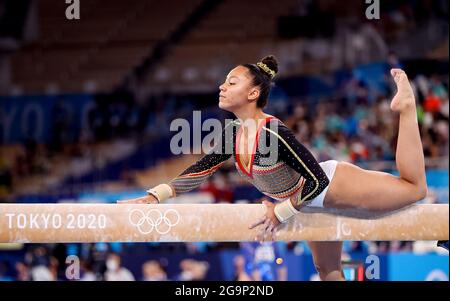 TOKIO, JAPAN - 27. JULI: Die Belgierin Jutta Verkest nimmt während der Olympischen Spiele 2020 in Tokio am 27. Juli 2021 im Ariake Gymnastik Center (Foto: Iris van den Broek/Orange Picles) am Finale der Frauen-Mannschaften Teil. Stockfoto