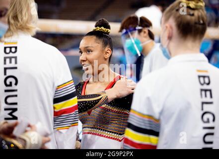 TOKIO, JAPAN - 27. JULI: Die Belgierin Jutta Verkest nimmt während der Olympischen Spiele 2020 in Tokio am 27. Juli 2021 im Ariake Gymnastik Center (Foto: Iris van den Broek/Orange Picles) am Finale der Frauen-Mannschaften Teil. Stockfoto