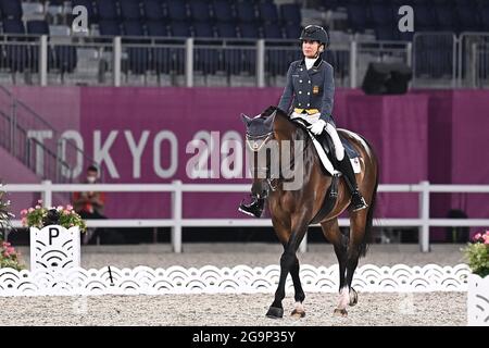 Tokio. Japan. 27. Juli 2021. Dressurteam. Grand Prix Special. Teamfinale. Reitpark. 1-1. 2Chome. Kamiyogas. Setagaya. Tokio. Beatriz Fderrer-Salat (ESP) auf „Elegance“. Kredit Garry Bowden/Sport in Pictures/Alamy Live Nachrichten Stockfoto