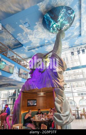 Das Margaritaville Resort Times Square ist ein Hotel von Jimmy Buffett in New York City, USA Stockfoto
