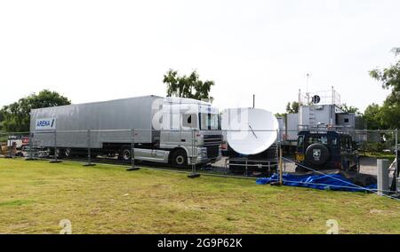 Outside Broadcast Trucks, BBC TV Springwatch Program, Dunwich, Suffolk. Stockfoto