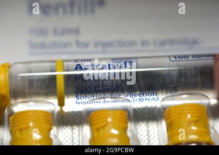 Actrapid humane Insulin rDNA Penfill 100 IU-Lösung zur subkutanen oder intravenösen Injektion in Kartusche, die bei Diabetikern bei IDDM-Patienten verwendet wird Stockfoto