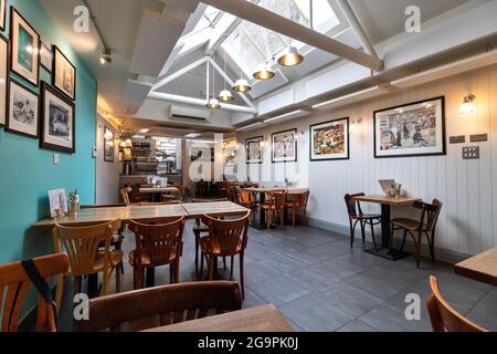 CAMBRIDGE ENGLAND DAS INNERE FITZBILLIES RESTAURANT Stockfoto