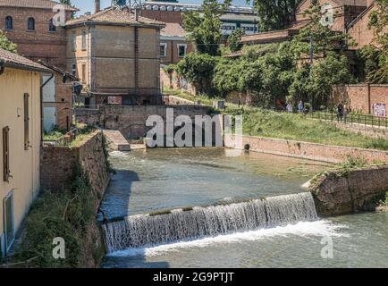 Historisches Industrieviertel von Bologna entlang des Navile-Kanals, Wasserwerke und Wasserwege nach Ferrara und Venedig, 11.-19. Jahrhundert. Bologna, Emilia Ro Stockfoto