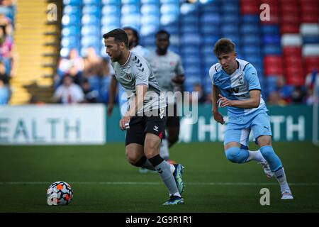 LONDON, GROSSBRITANNIEN. 27. JULI Adam Matthews von Charlton Athletic beim Vorsaison-Freundschaftsspiel zwischen Crystal Palace und Charlton Athletic am Dienstag, 27. Juli 2021 im Selhurst Park, London. (Kredit: Tom West | MI News) Kredit: MI Nachrichten & Sport /Alamy Live News Stockfoto