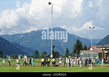 07/27/2021, Koasastadion, St. Johann, Testspiel 1.FSV FSV FSV Mainz 05 gegen Gaziantep FK, im Bild laufen beide Mannschaften ins Stadion. Stockfoto