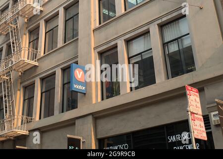 Usa. Oktober 2017. Melden Sie sich im Büro des Reisebüros Viator im South of Market (Soma)-Viertel von San Francisco, Kalifornien, am 13. Oktober 2017 an. (Foto: Smith Collection/Gado/Sipa USA) Quelle: SIPA USA/Alamy Live News Stockfoto