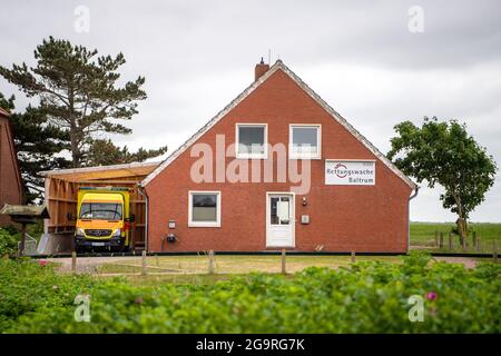 Baltrum, Deutschland. Juni 2021. Die Rettungsstation der ostfriesischen Insel Baltrum. Quelle: Sina Schuldt/dpa/Alamy Live News Stockfoto