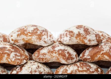 Isolierter frischer Lebkuchen mit Glasur Stockfoto